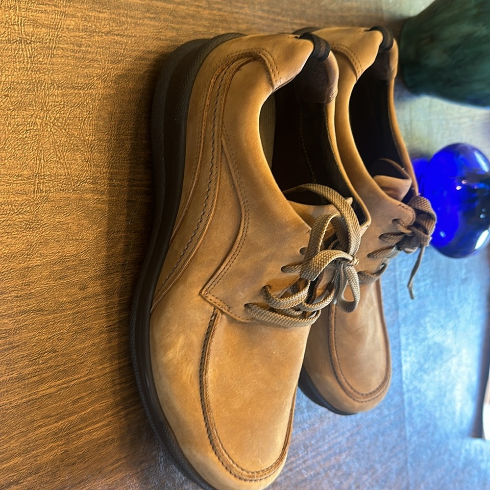 SAS Men's Move On Lace Up Brown Sz  9 1/2 Comfort Shoe like new in original box - Picture 2 of 10